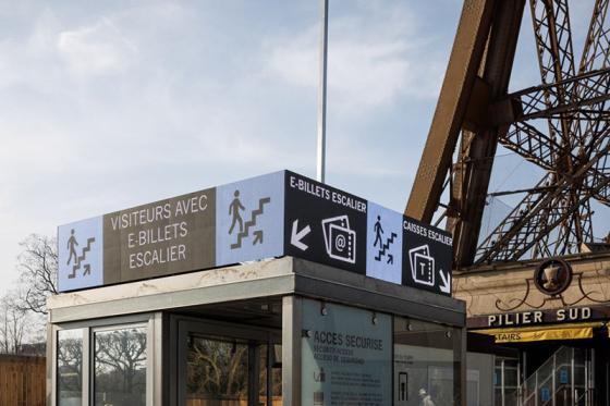 Signalétique bleue pour les entrées escalier